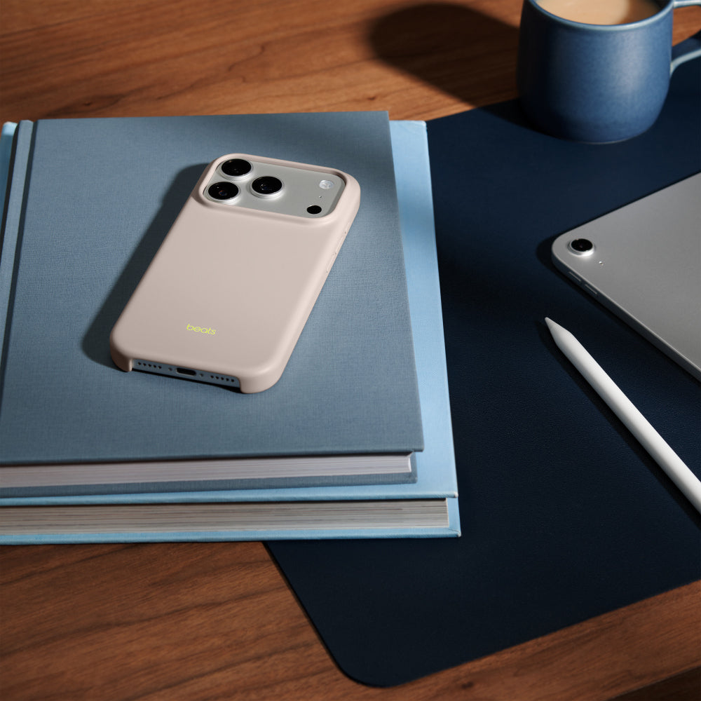 Estuche Beats con magsafe y control de cámara para iPhone 17 Pro - Beige