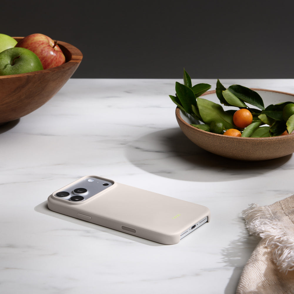 Estuche Beats con magsafe y control de cámara para iPhone 17 Pro Max - Beige