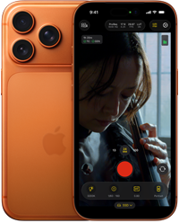 Dos dispositivos iPhone 17 Pro en naranja cósmico, uno de frente con captura de video en la pantalla y otro visto por atrás mostrando las tres cámaras